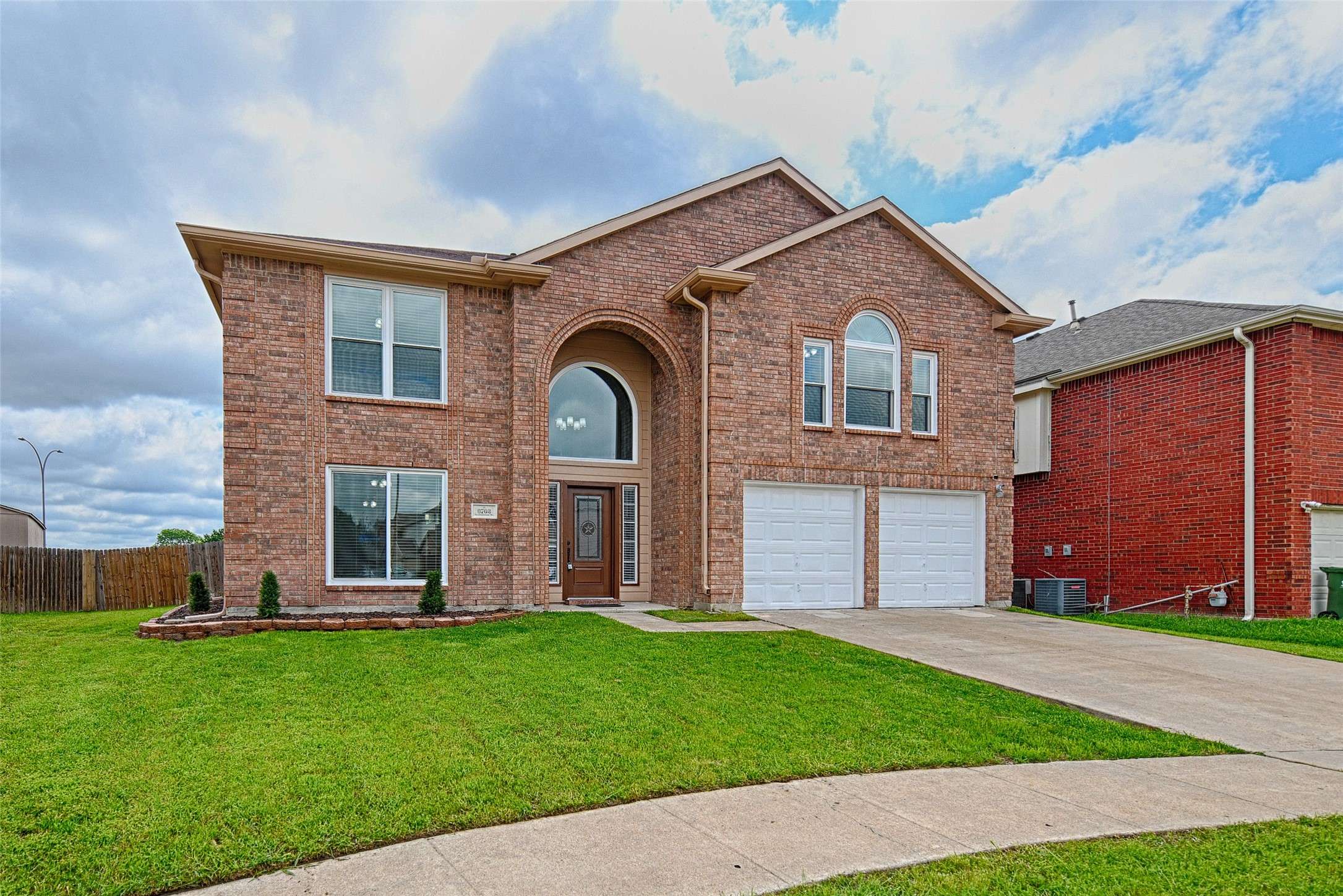Arlington, TX 76002,6703 Meadowcrest DR