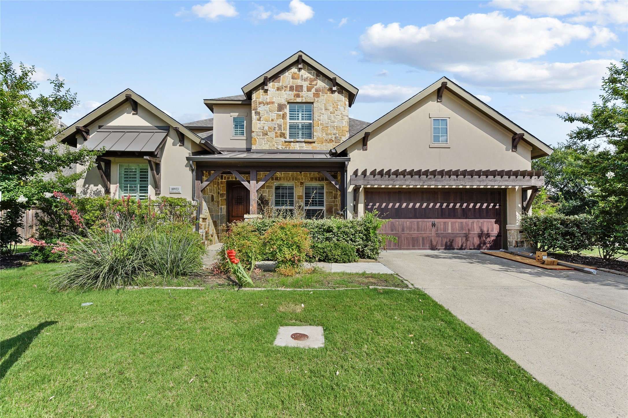 10933 Falling Leaf TRL, Flower Mound, TX 76226
