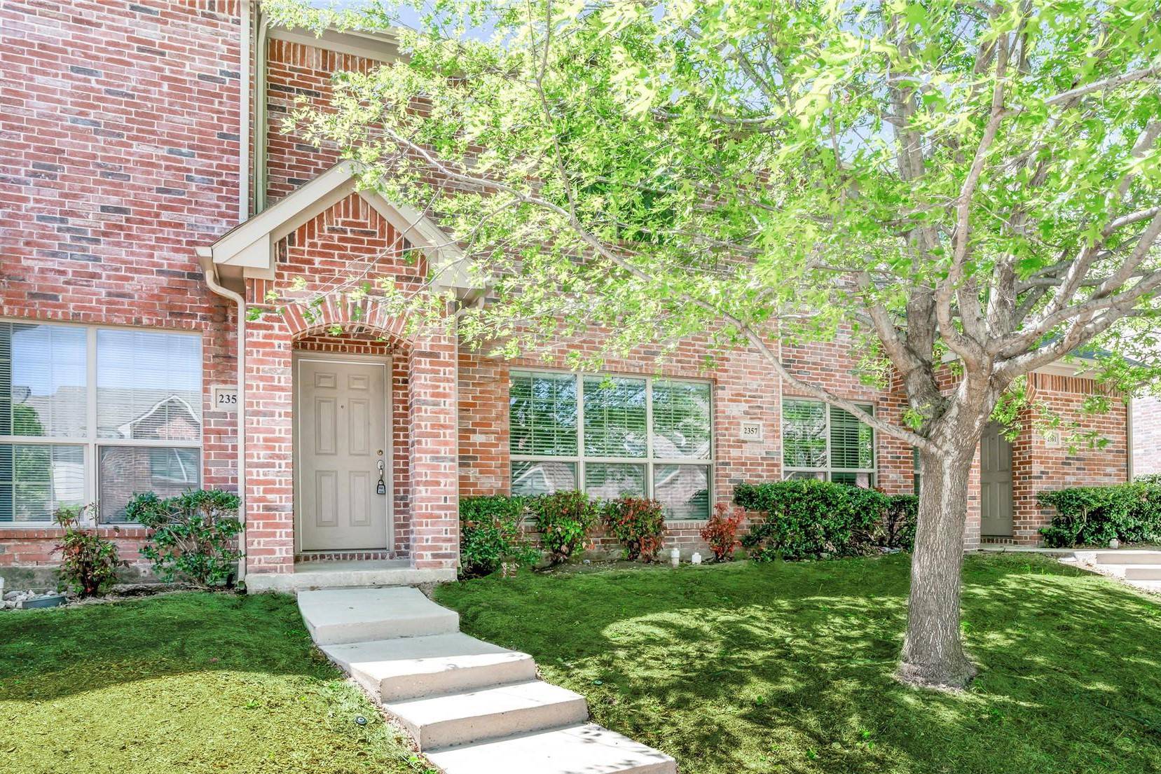 2357 Homewood LN, Grand Prairie, TX 75050
