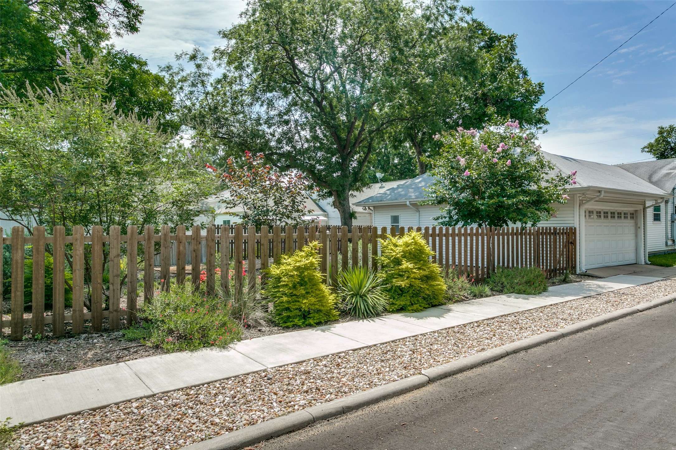 Grand Prairie, TX 75050,202 North ST