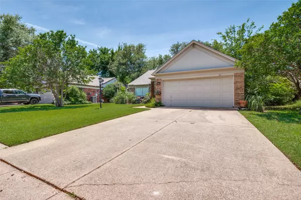 Grand Prairie, TX 75052,4445 Newport ST