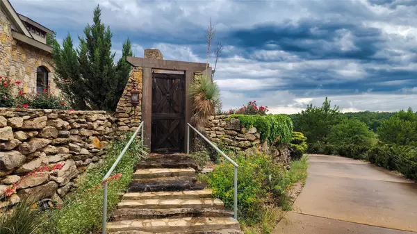 Weatherford, TX 76088,242 Bishop DR