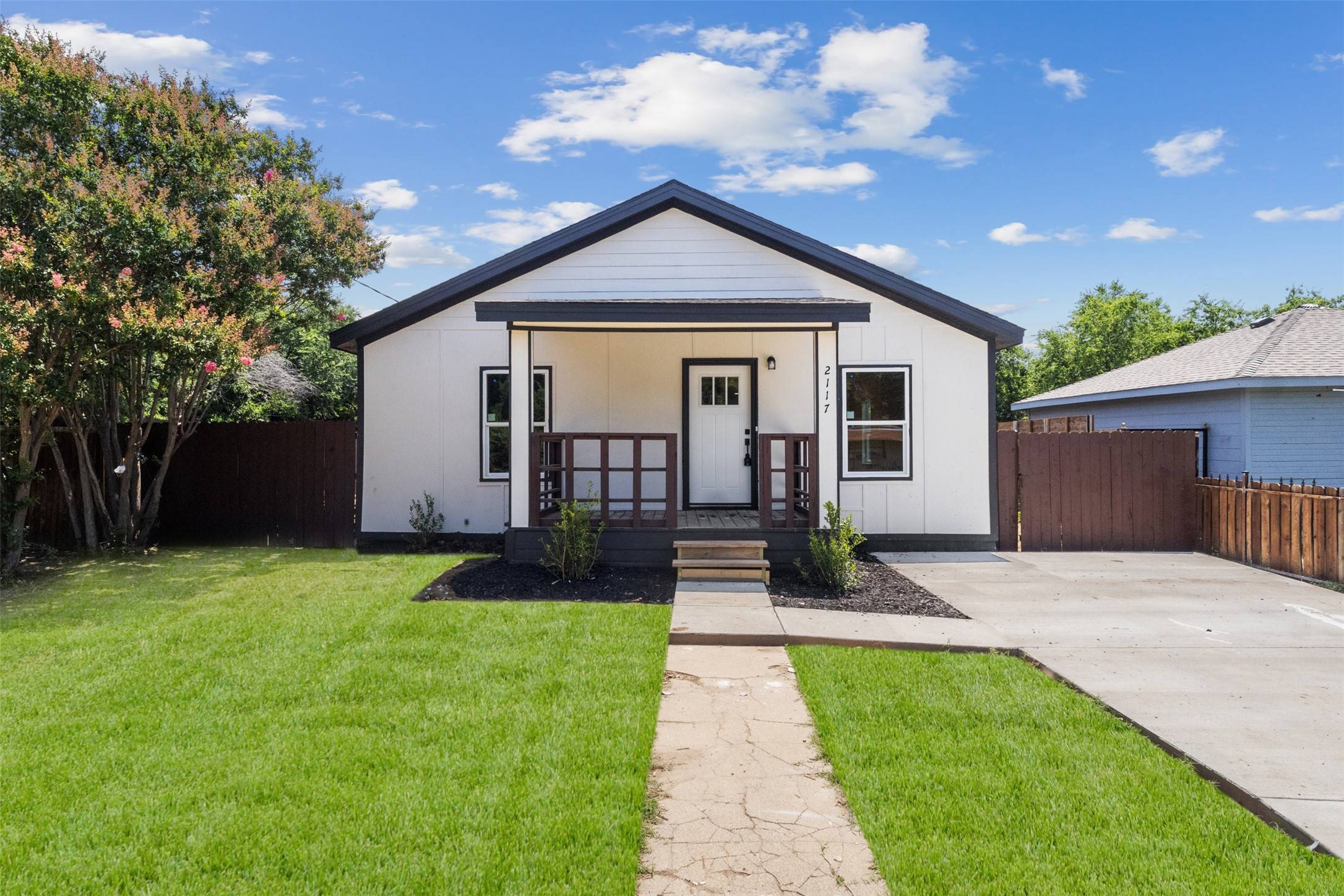2117 Andrew AVE, Fort Worth, TX 76105