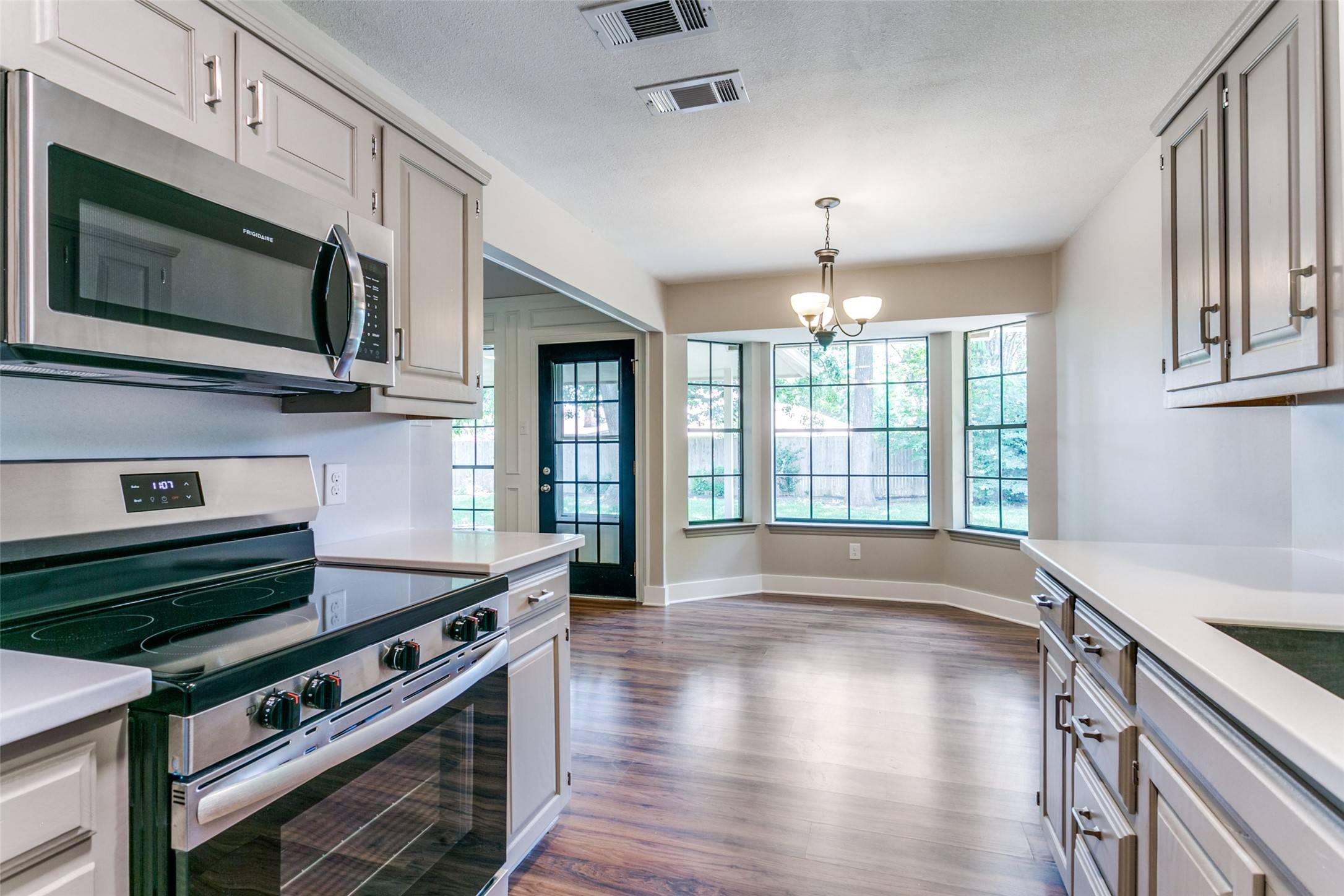 Grapevine, TX 76051,3055 Panhandle DR