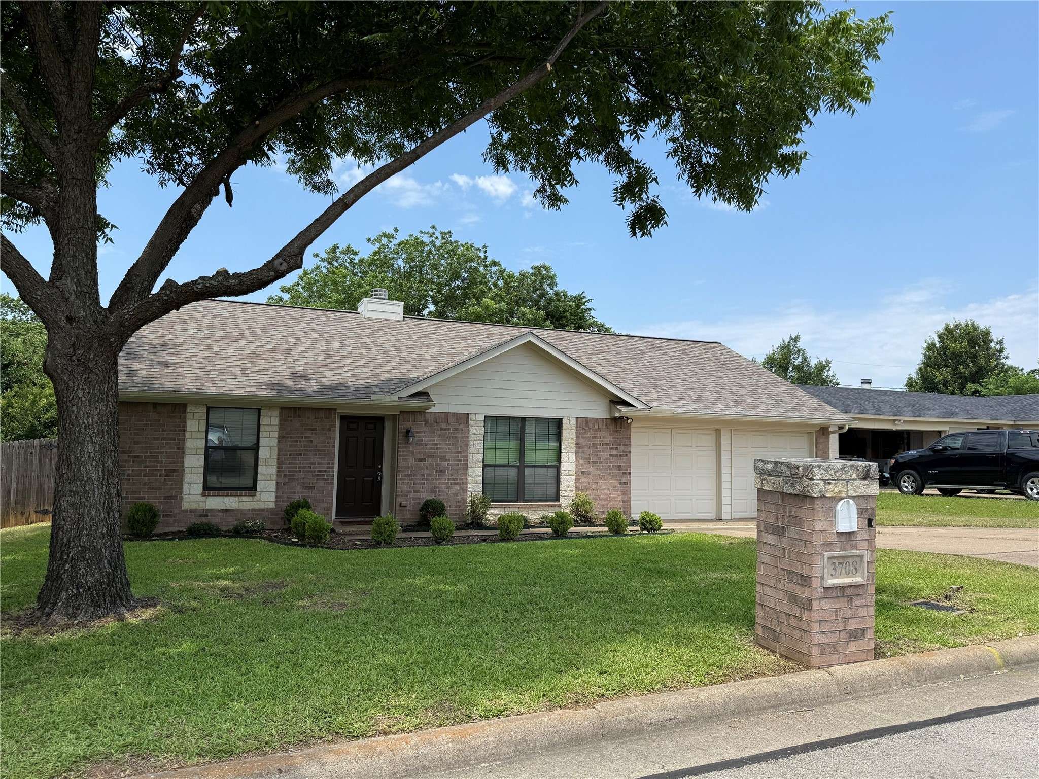 Arlington, TX 76016,3708 Dauphine CT