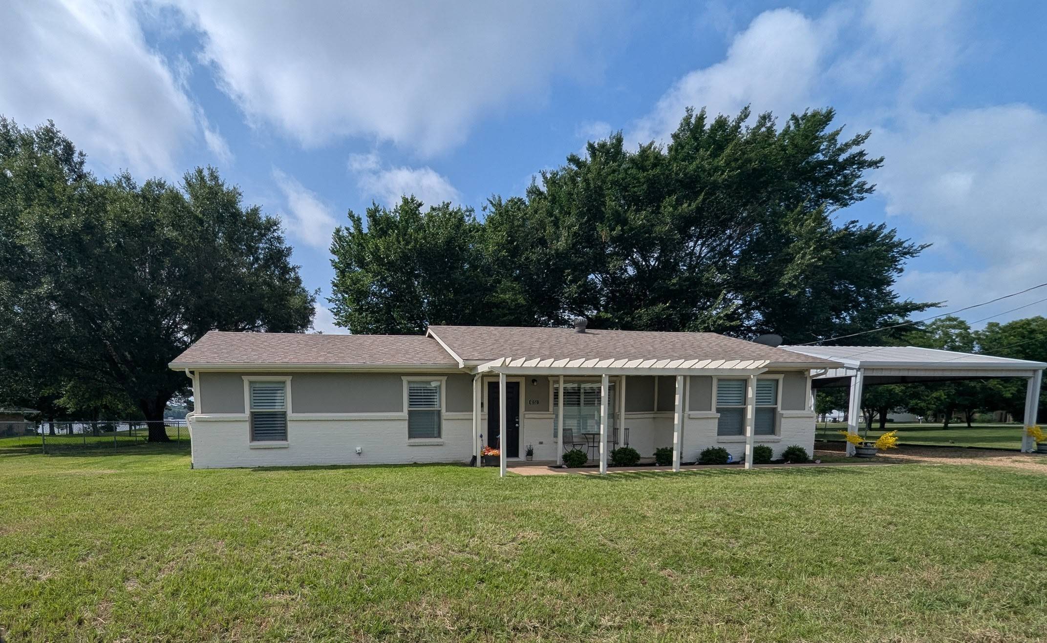 6151 Peninsula CIR, Athens, TX 75752