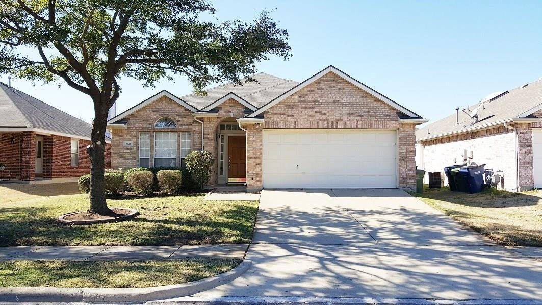 7121 Hillshire LN, Sachse, TX 75048