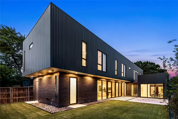 5029 Pershing ST, Dallas, TX 75206