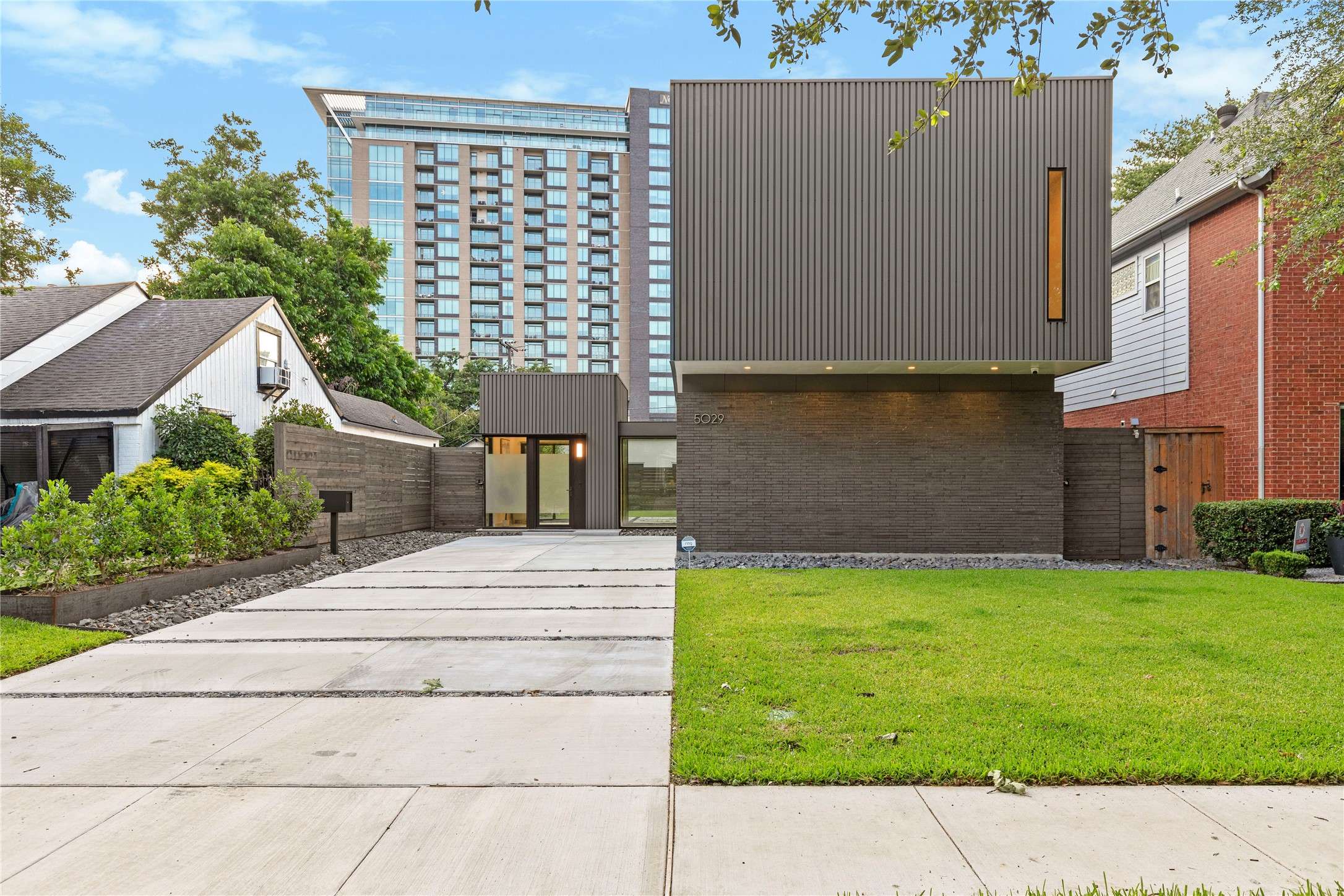 Dallas, TX 75206,5029 Pershing ST