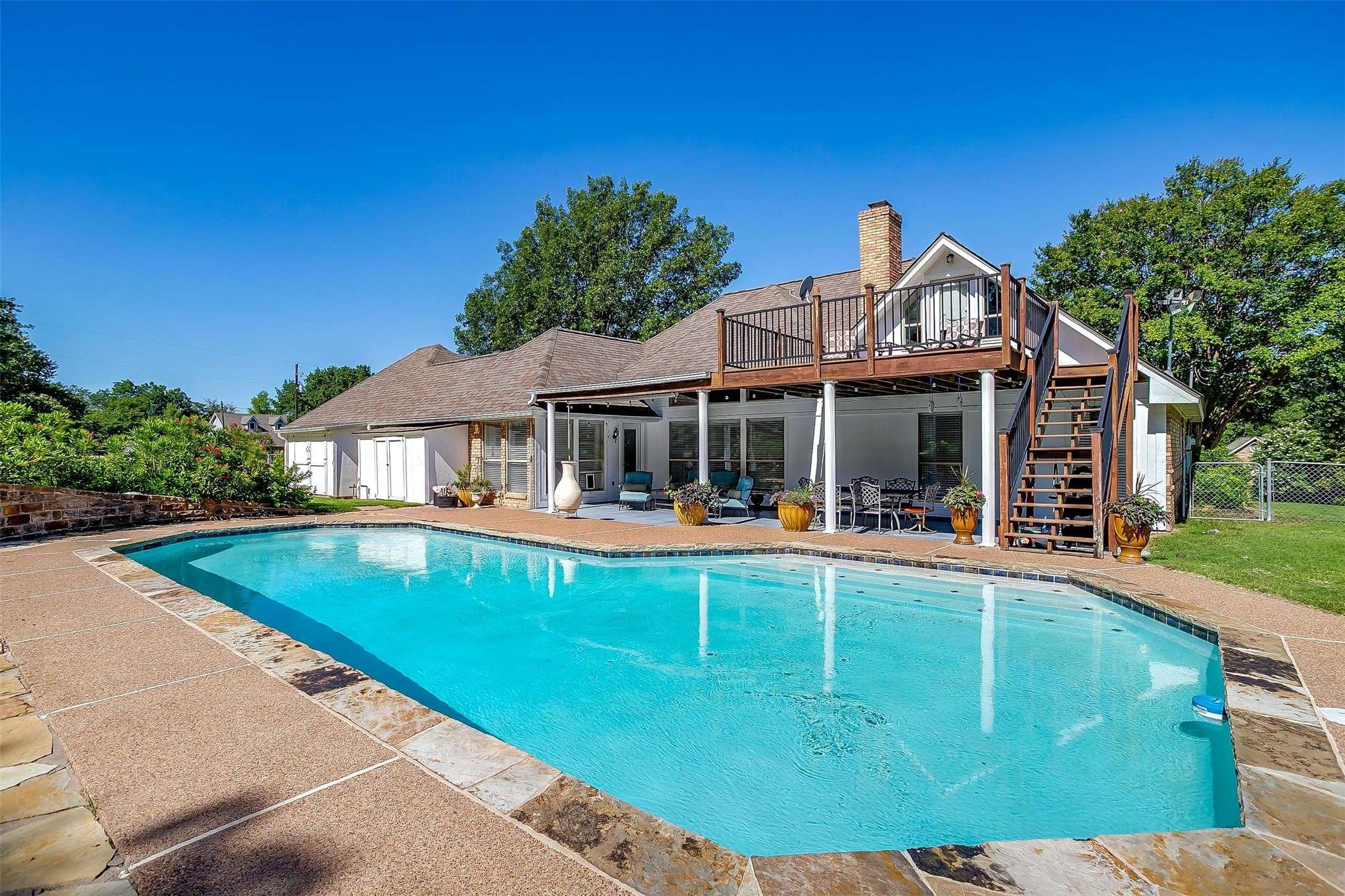 107 Sundance CT, Hudson Oaks, TX 76087