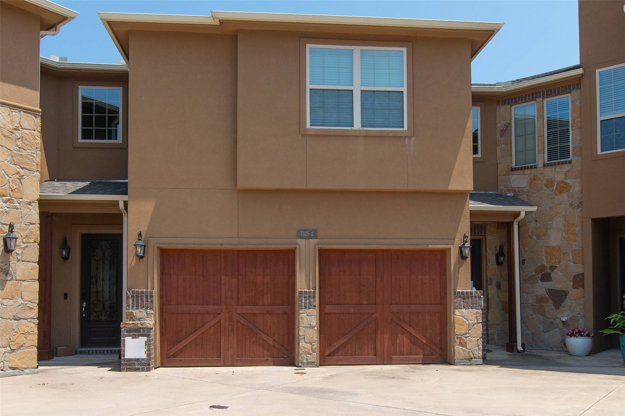 7325 Venice DR #2, Grand Prairie, TX 75054