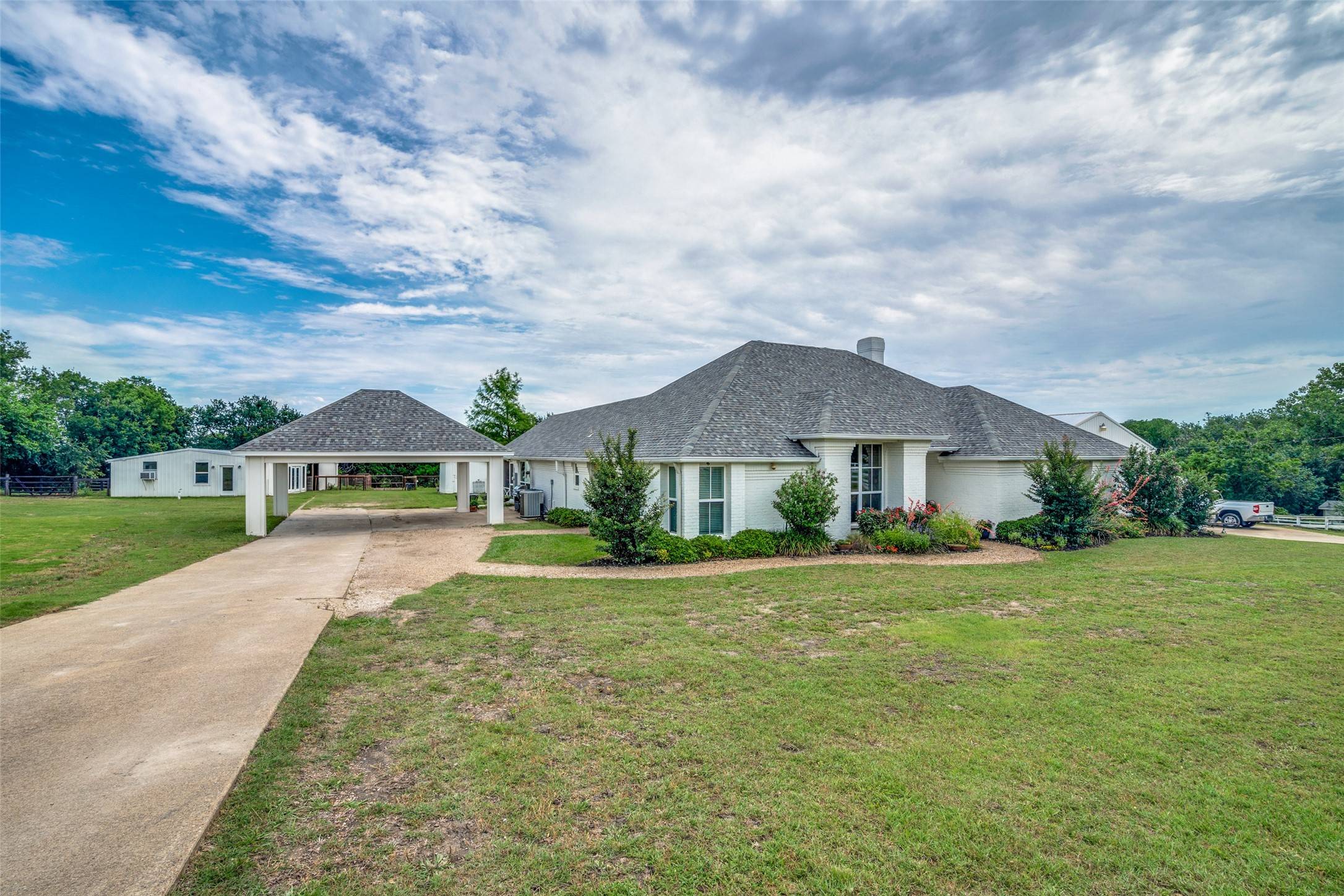 Forney, TX 75126,17176 University DR