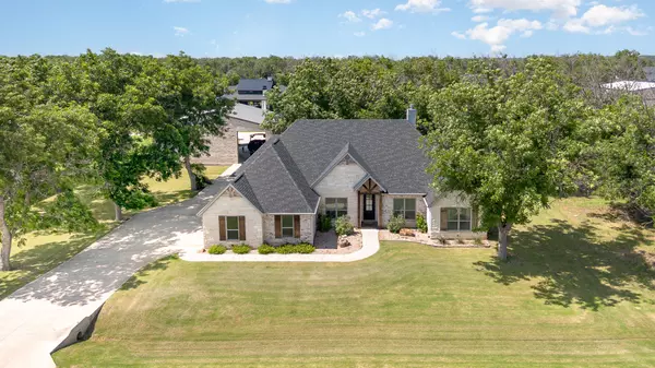 3011 Skyhawk DR, Granbury, TX 76049