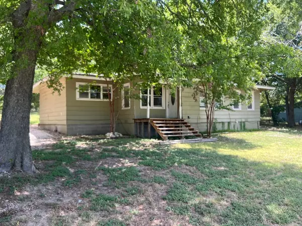143 Brookshire AVE, Azle, TX 76020