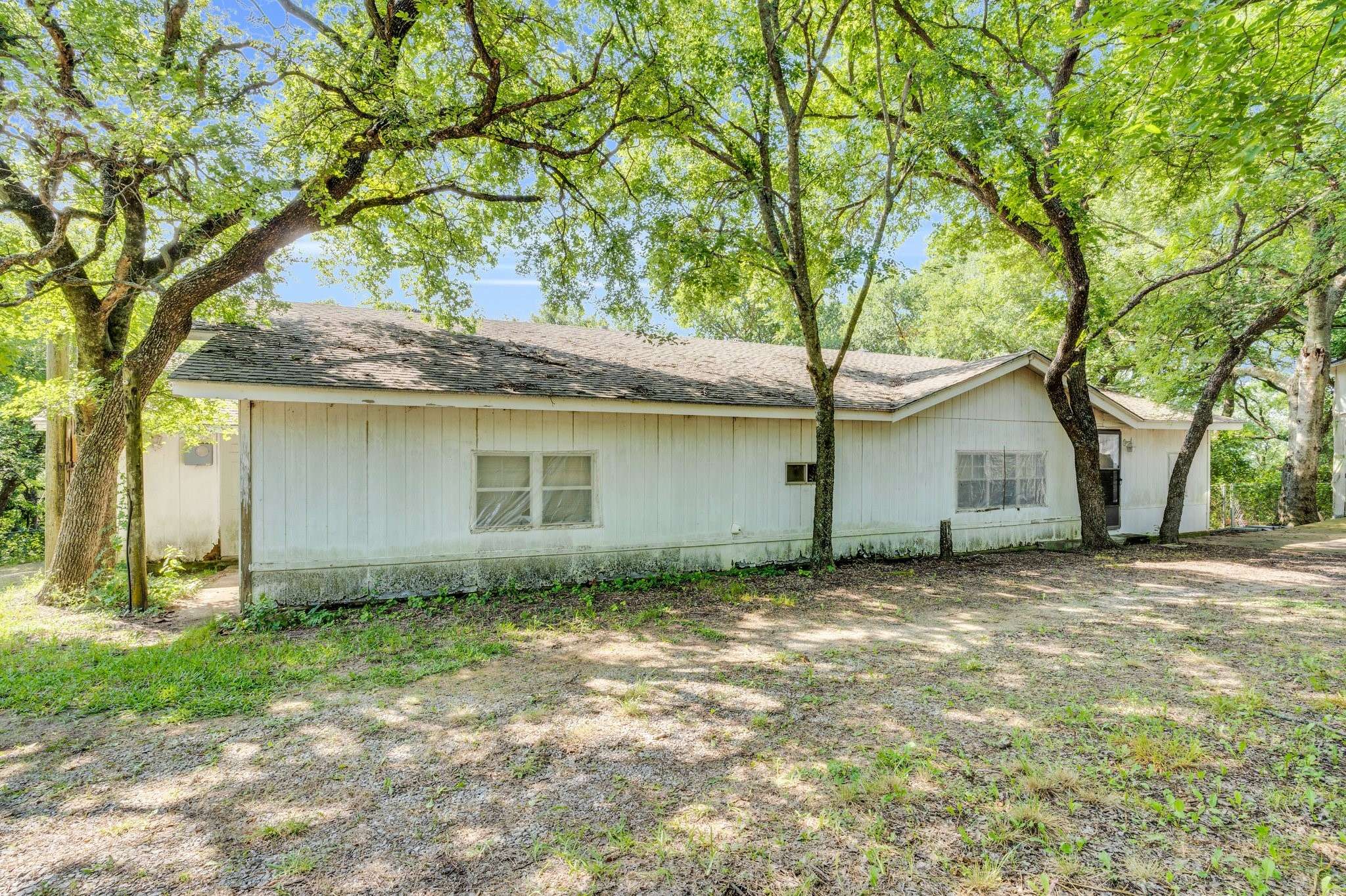 Waxahachie, TX 75167,933 El Camino RD
