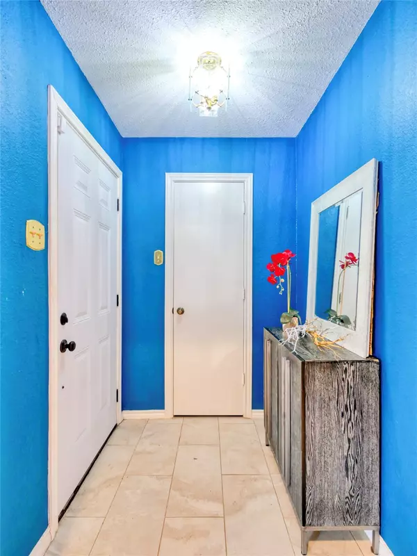Richardson, TX 75081,1208 Richland Oaks DR