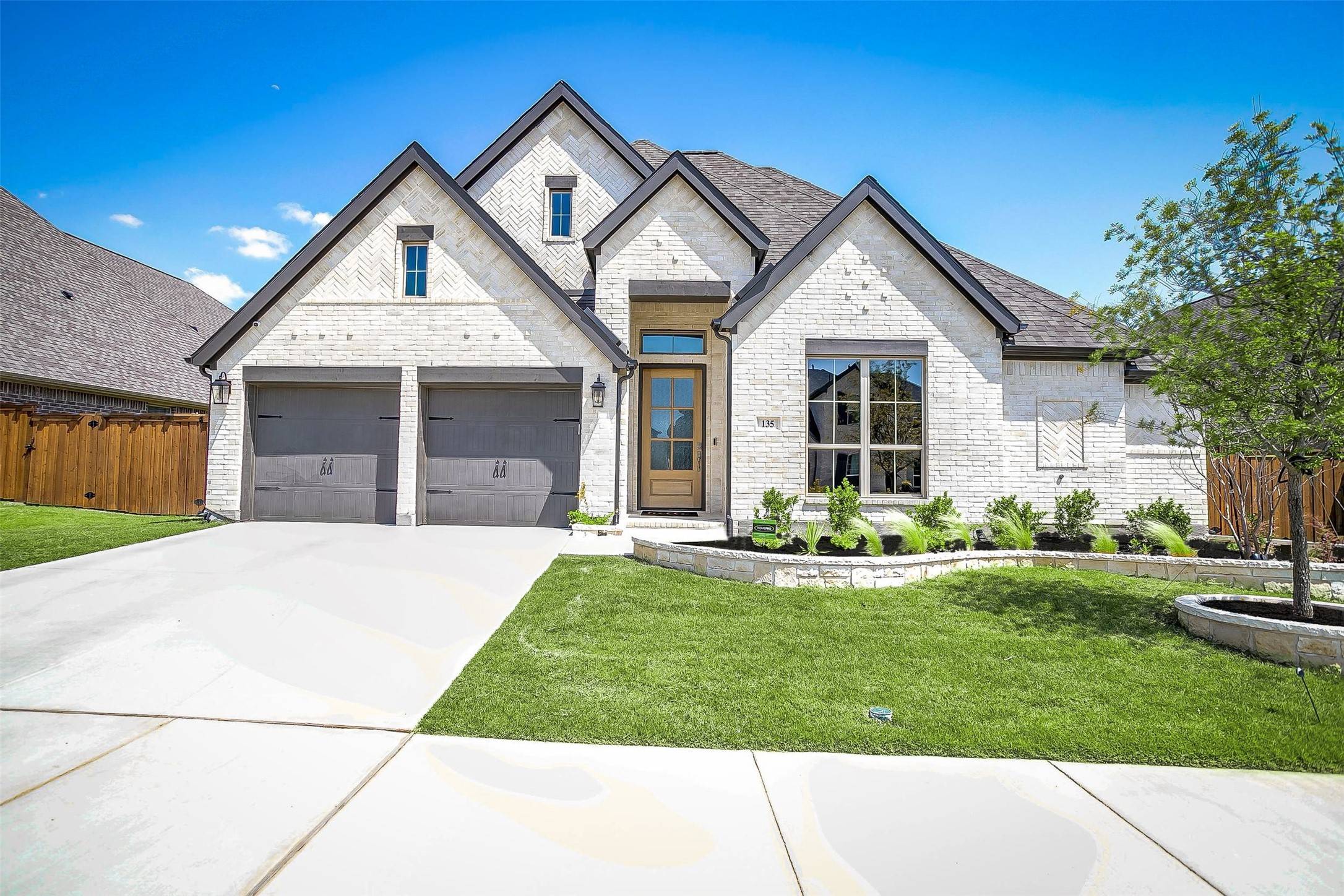 135 Derrett LN, Rhome, TX 76078