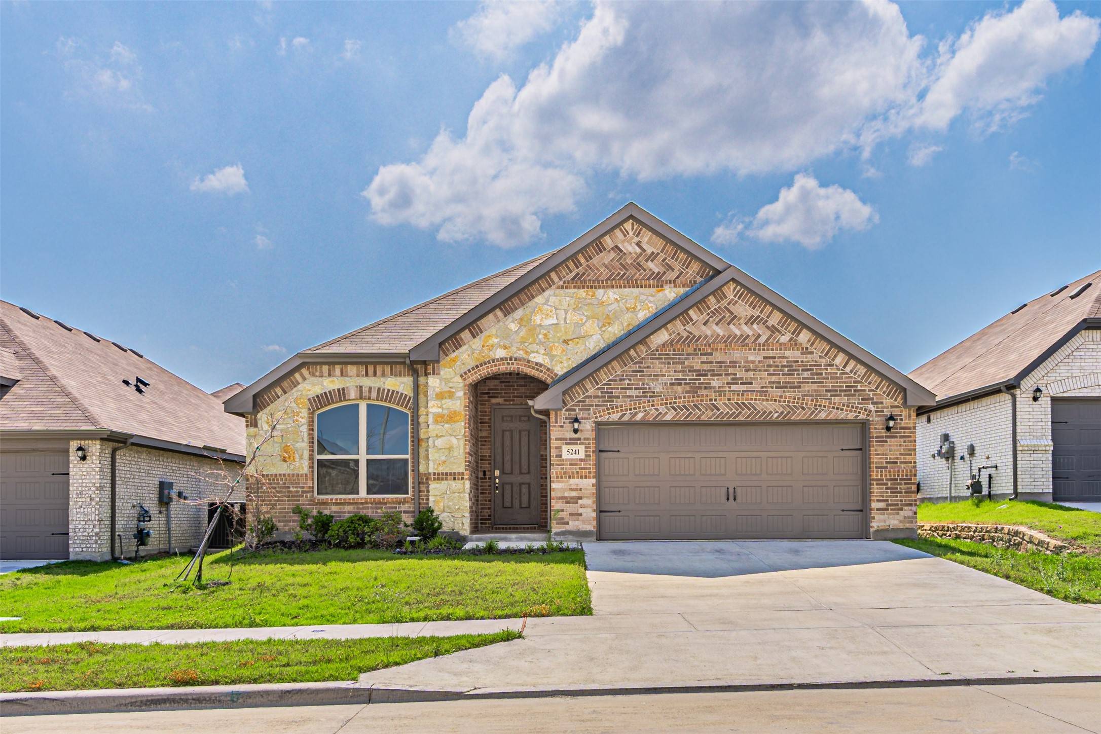 5241 Markham Ferry DR, Fort Worth, TX 76179