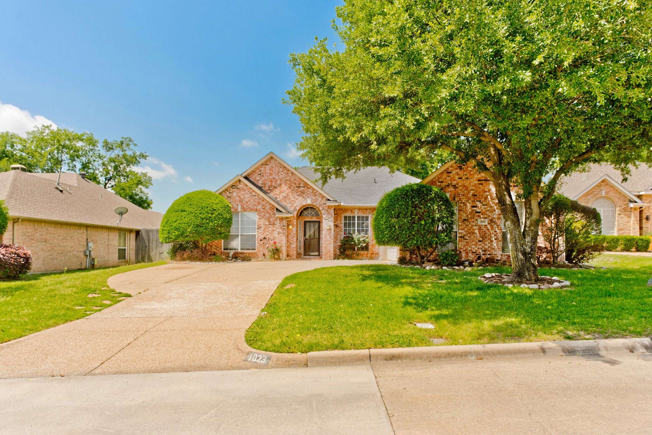 1023 Muirfield DR, Mansfield, TX 76063
