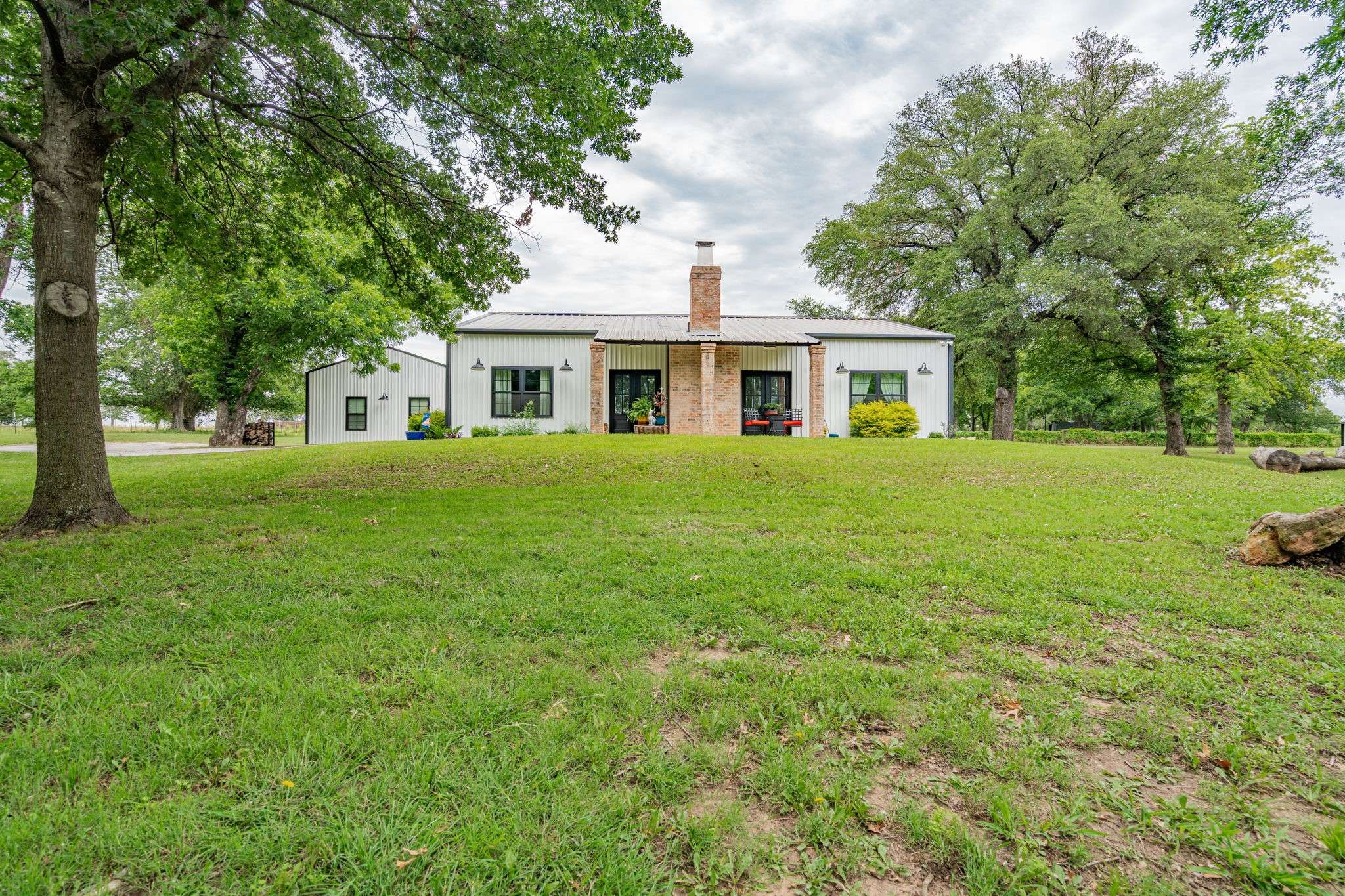 853 County Road 2215, Decatur, TX 76234