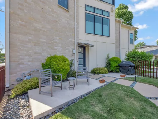 Dallas, TX 75206,2802 Lee ST