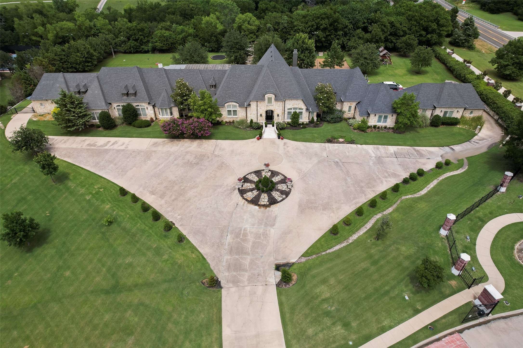 1705 Bison Meadow LN, Heath, TX 75032