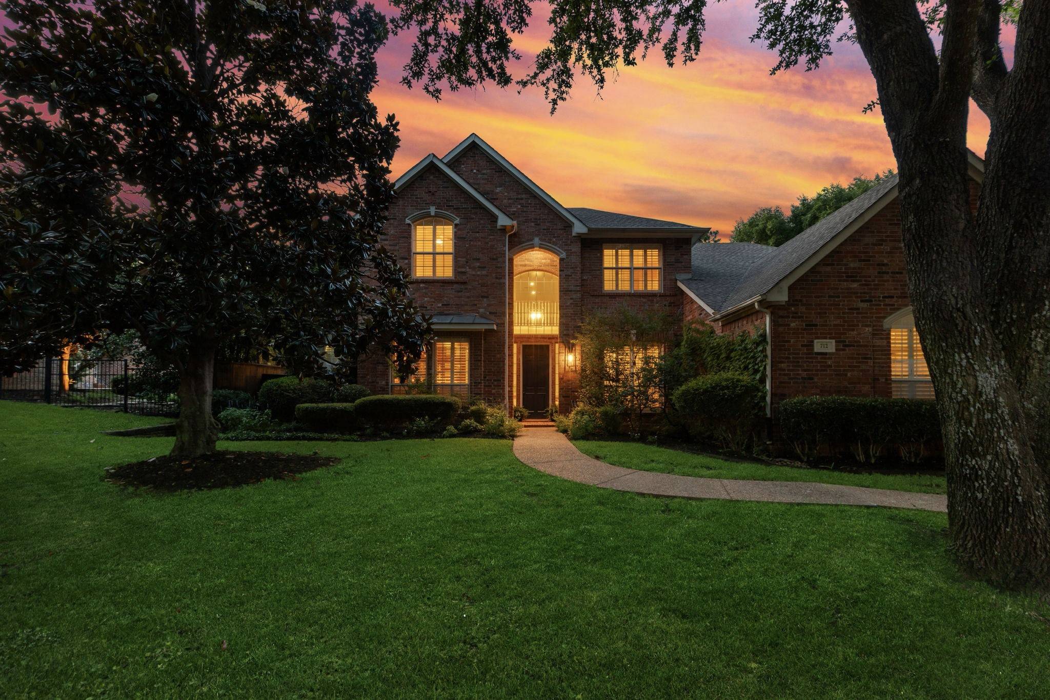 712 WYNDSOR CREEK DR, Southlake, TX 76092