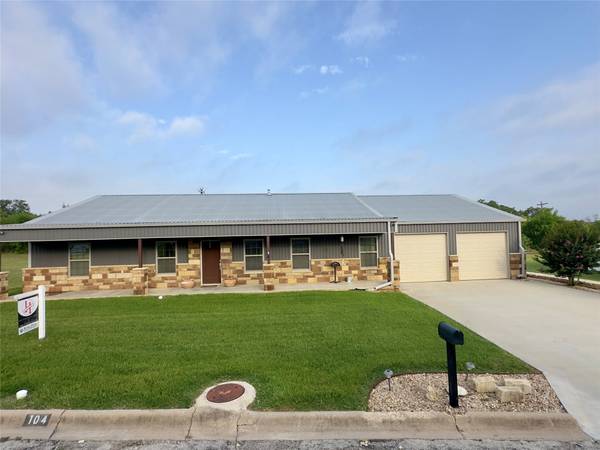104 Nelson DR, Comanche, TX 76442
