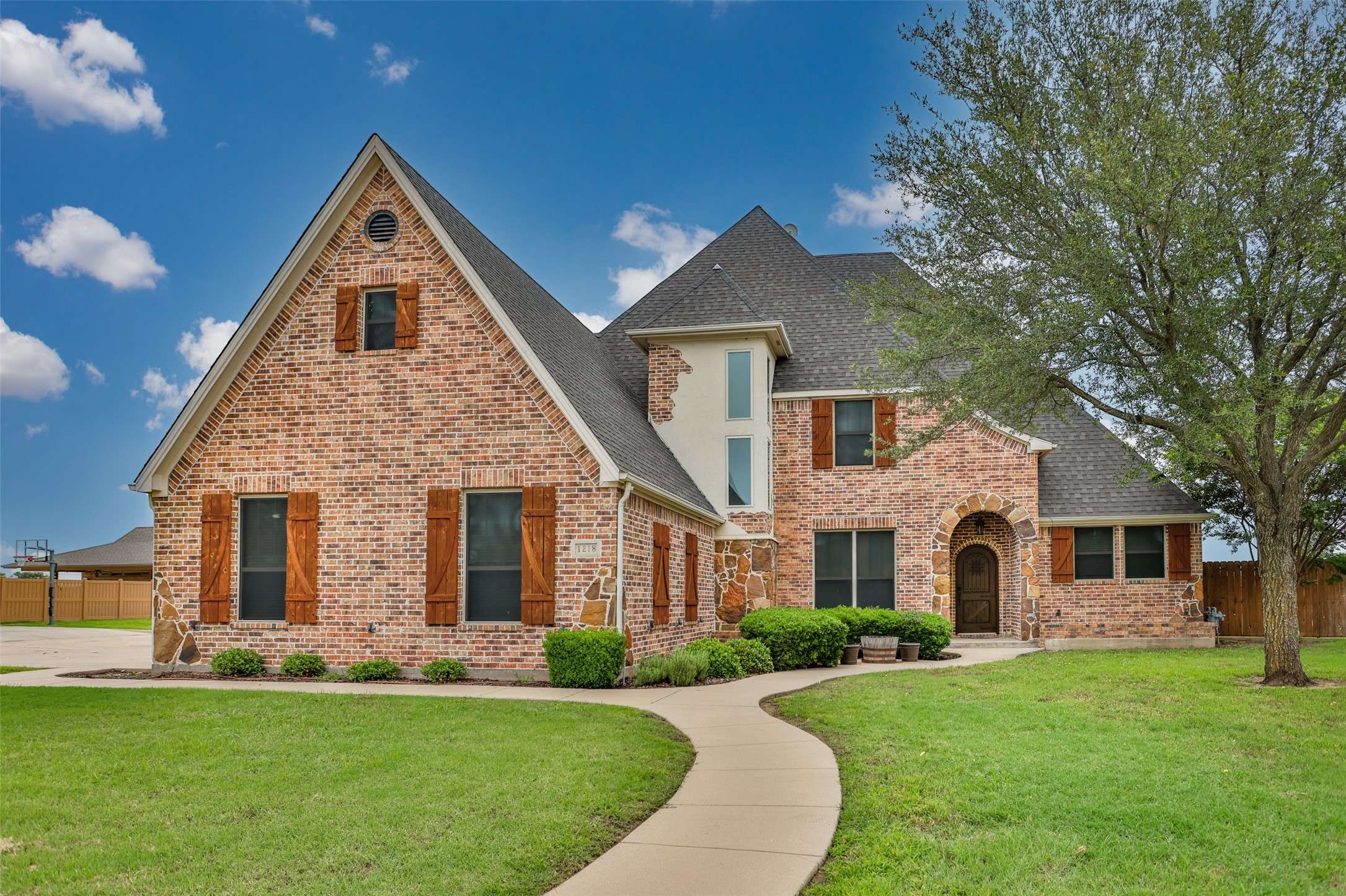 1218 Walter ST, Lindsay, TX 76240