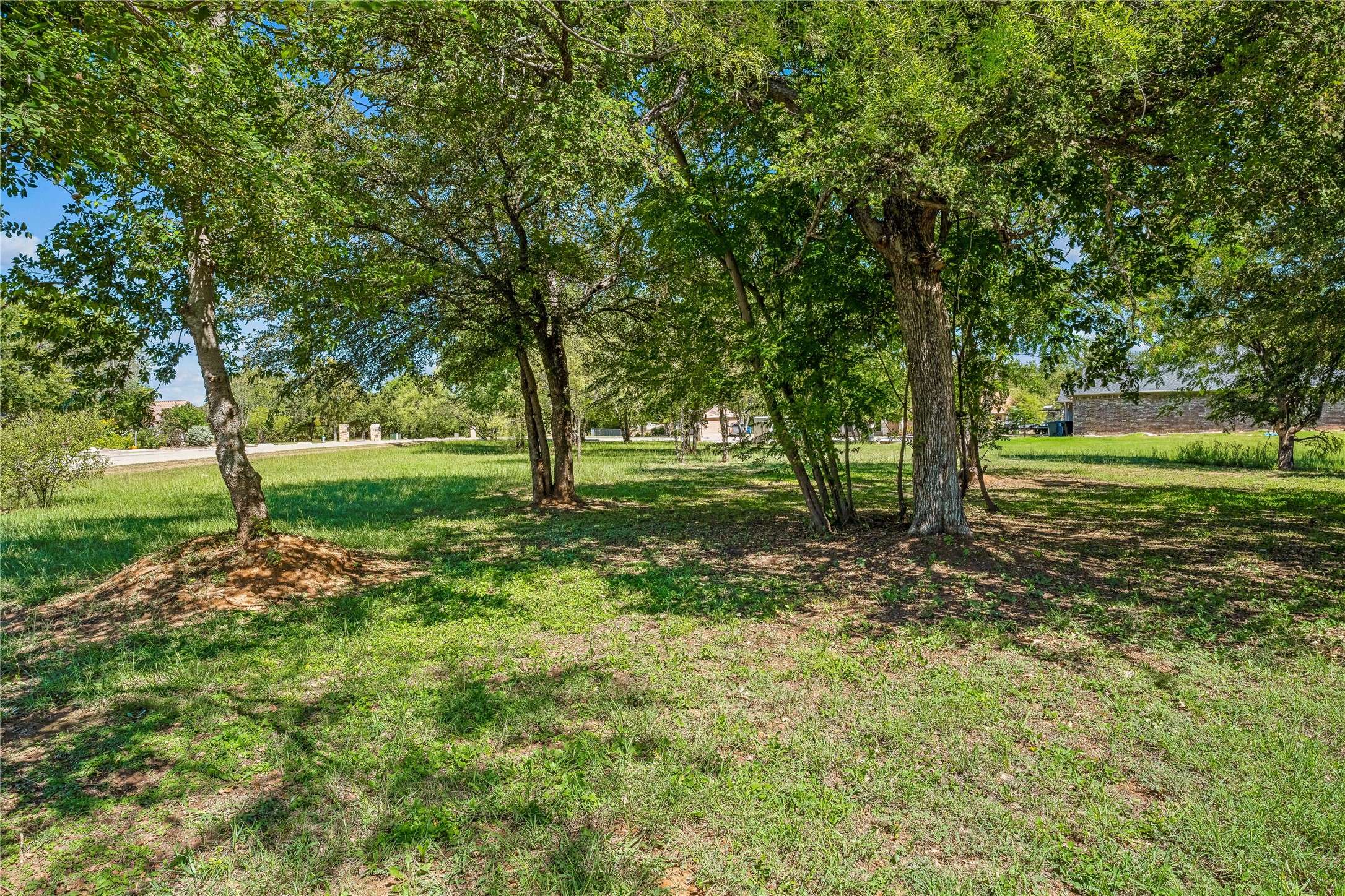 1701 Flagstone CT, Granbury, TX 76049