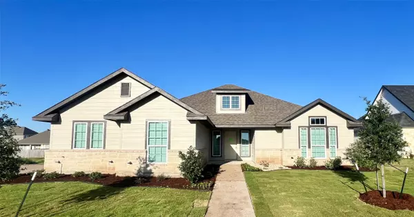 925 Northern Dancer DR, Hewitt, TX 76643