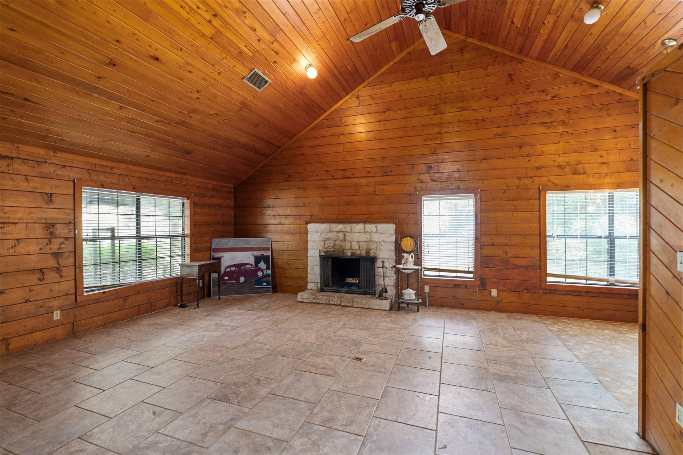 Gun Barrel City, TX 75156,122 Ricky RD