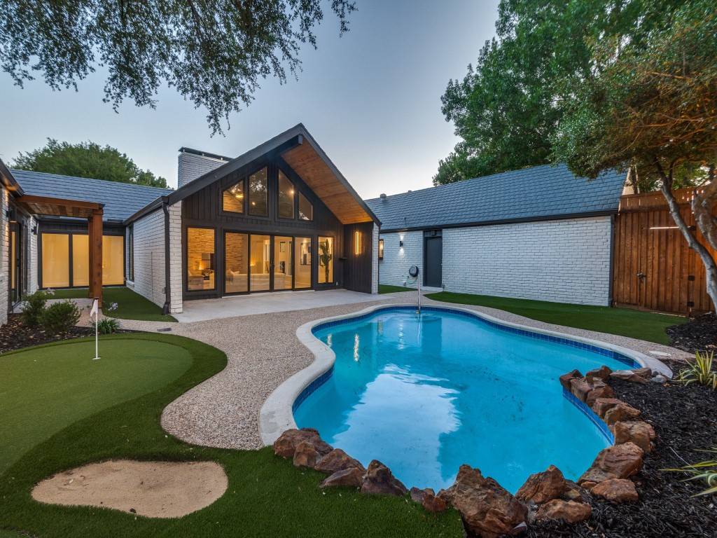 6611 Harvest Glen DR, Dallas, TX 75248