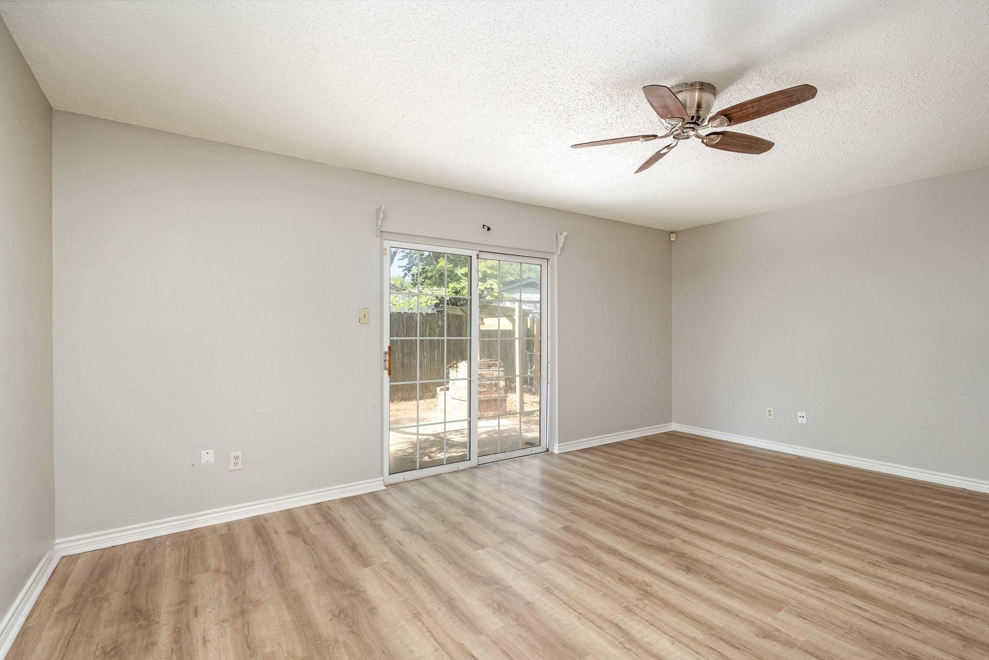 Arlington, TX 76013,2200 Clover Park DR