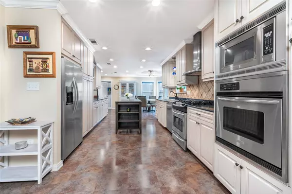 Dallas, TX 75218,9517 Redondo DR