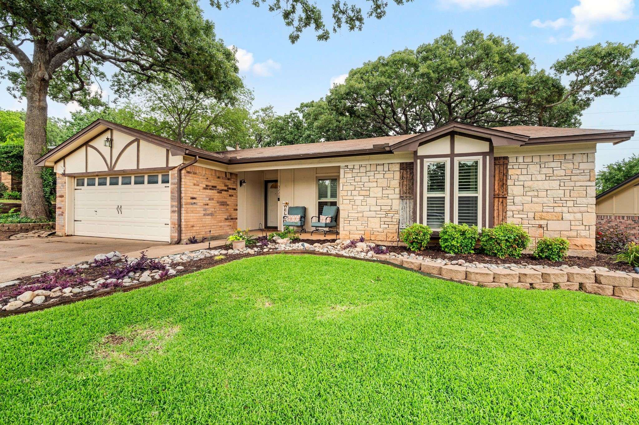 3220 Meadow Wood LN,  Bedford,  TX 76021
