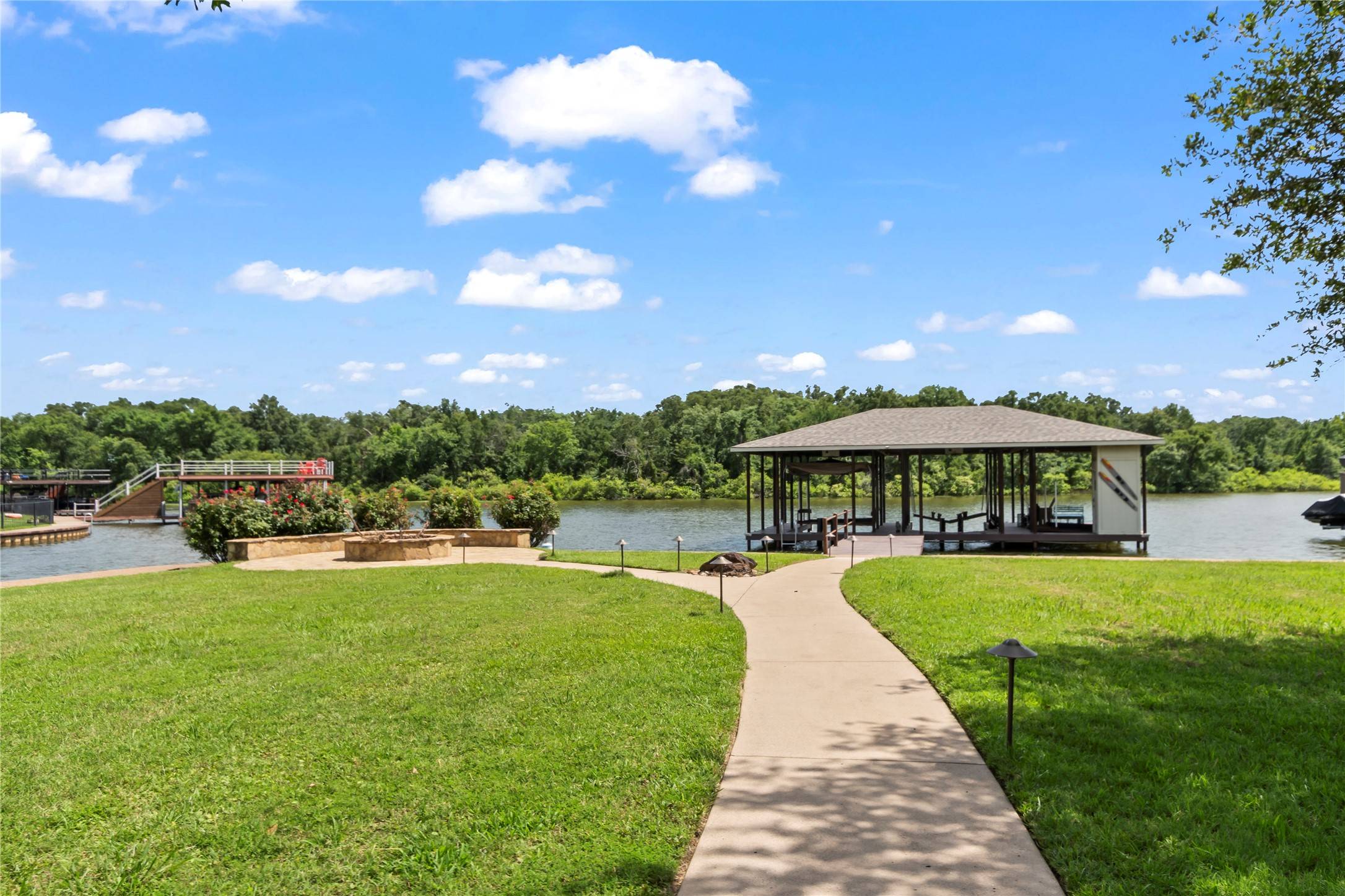 Malakoff, TX 75148,229 Lakeside DR