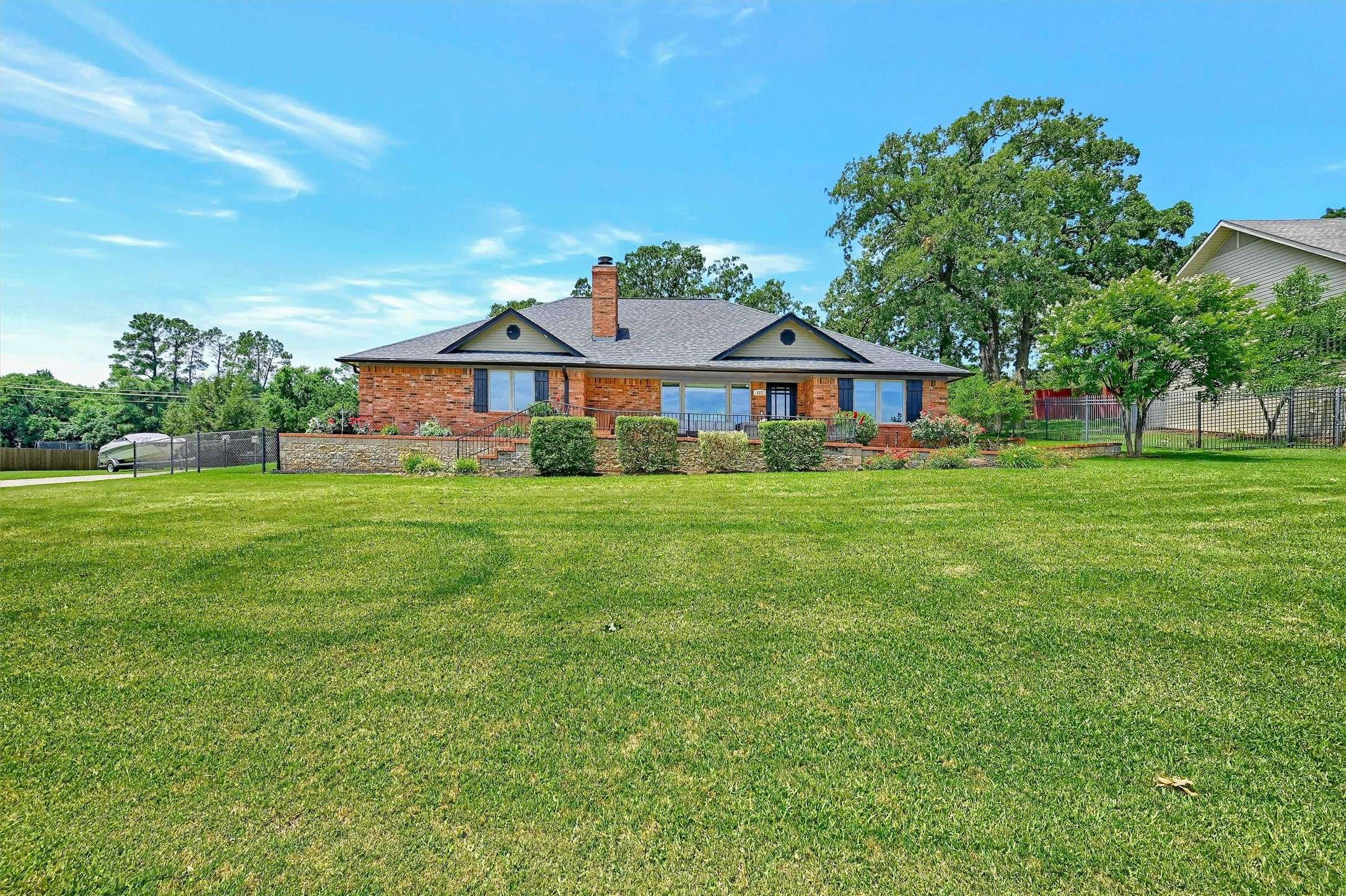 Lake Kiowa, TX 76240,117 Kiowa DR S