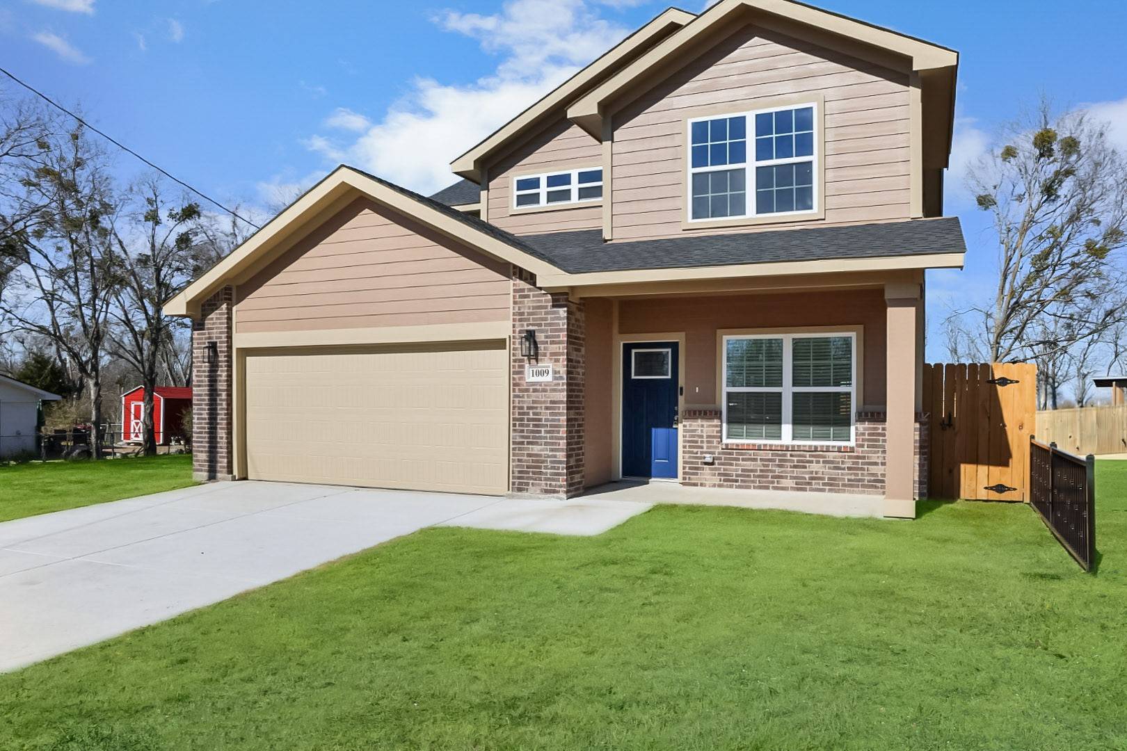 1009 E 1st North ST, Kaufman, TX 75142