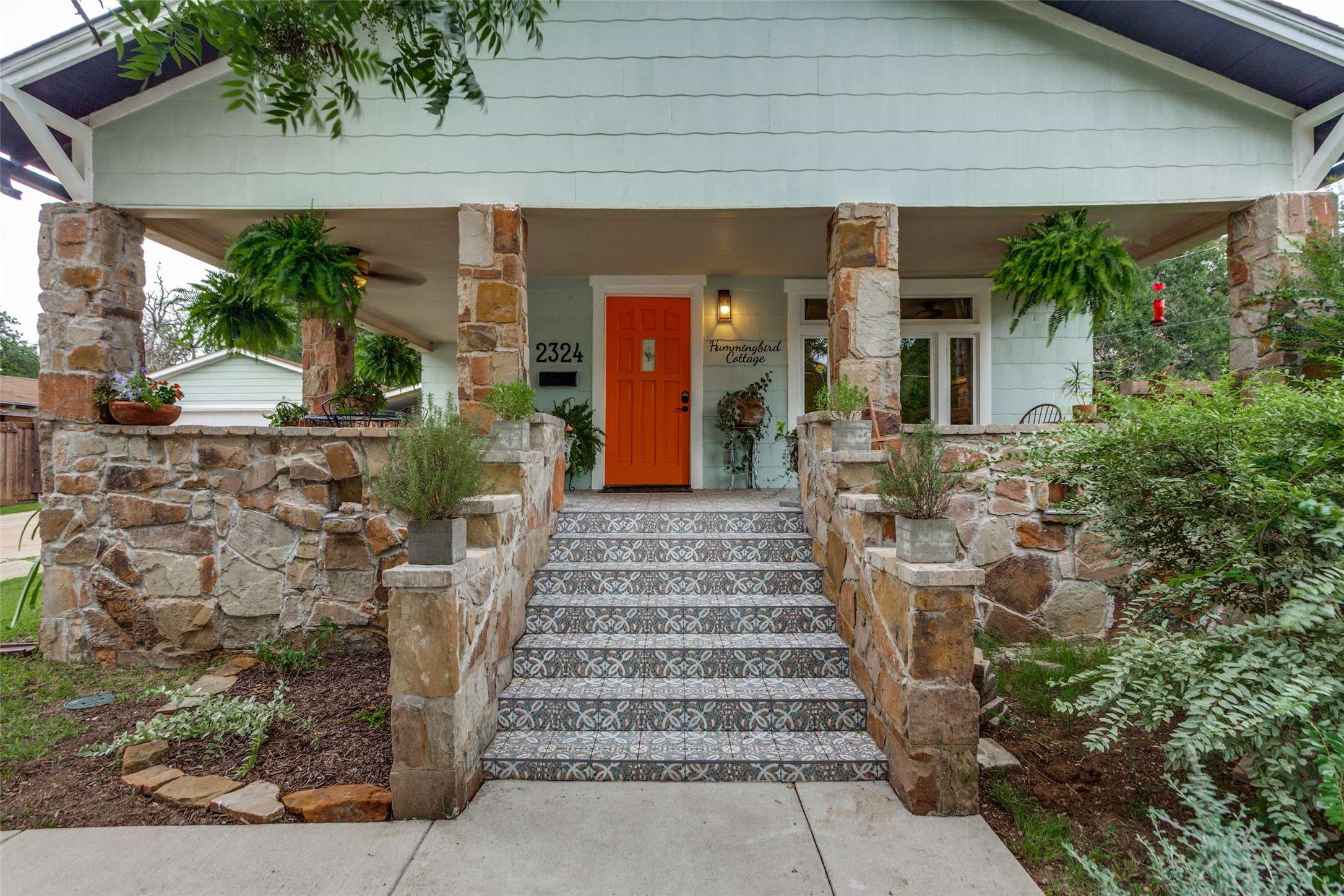 2324 Lynnhaven RD, Fort Worth, TX 76103