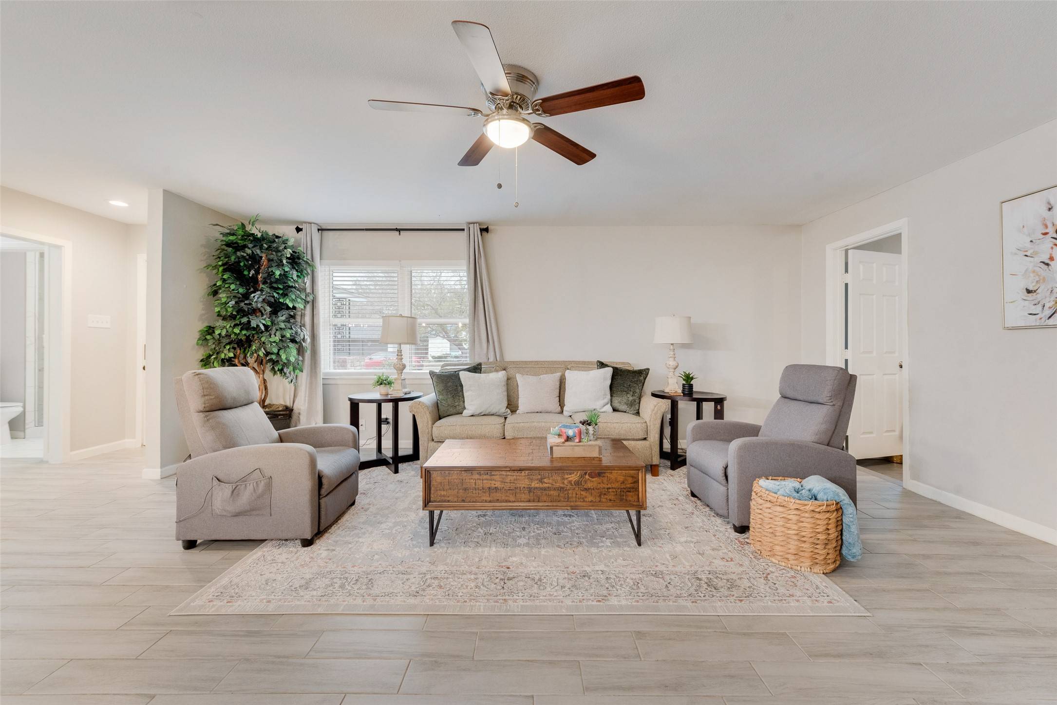 Hurst, TX 76053,1100 Billie Ruth LN