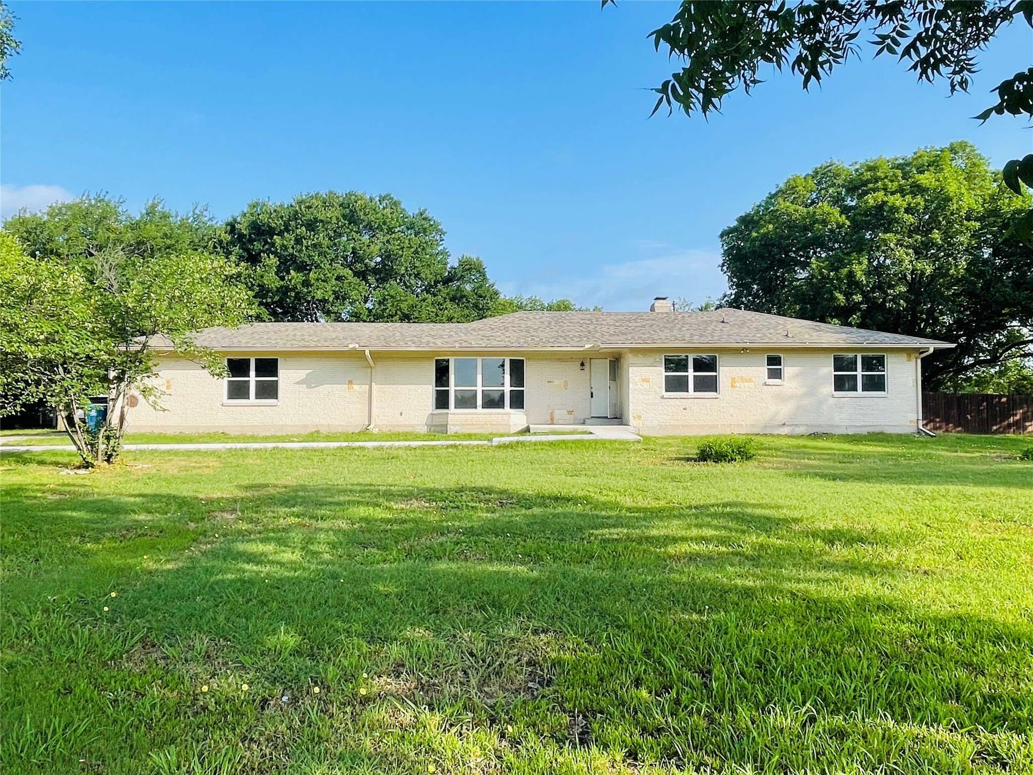 2917 Hickox RD, Rowlett, TX 75089