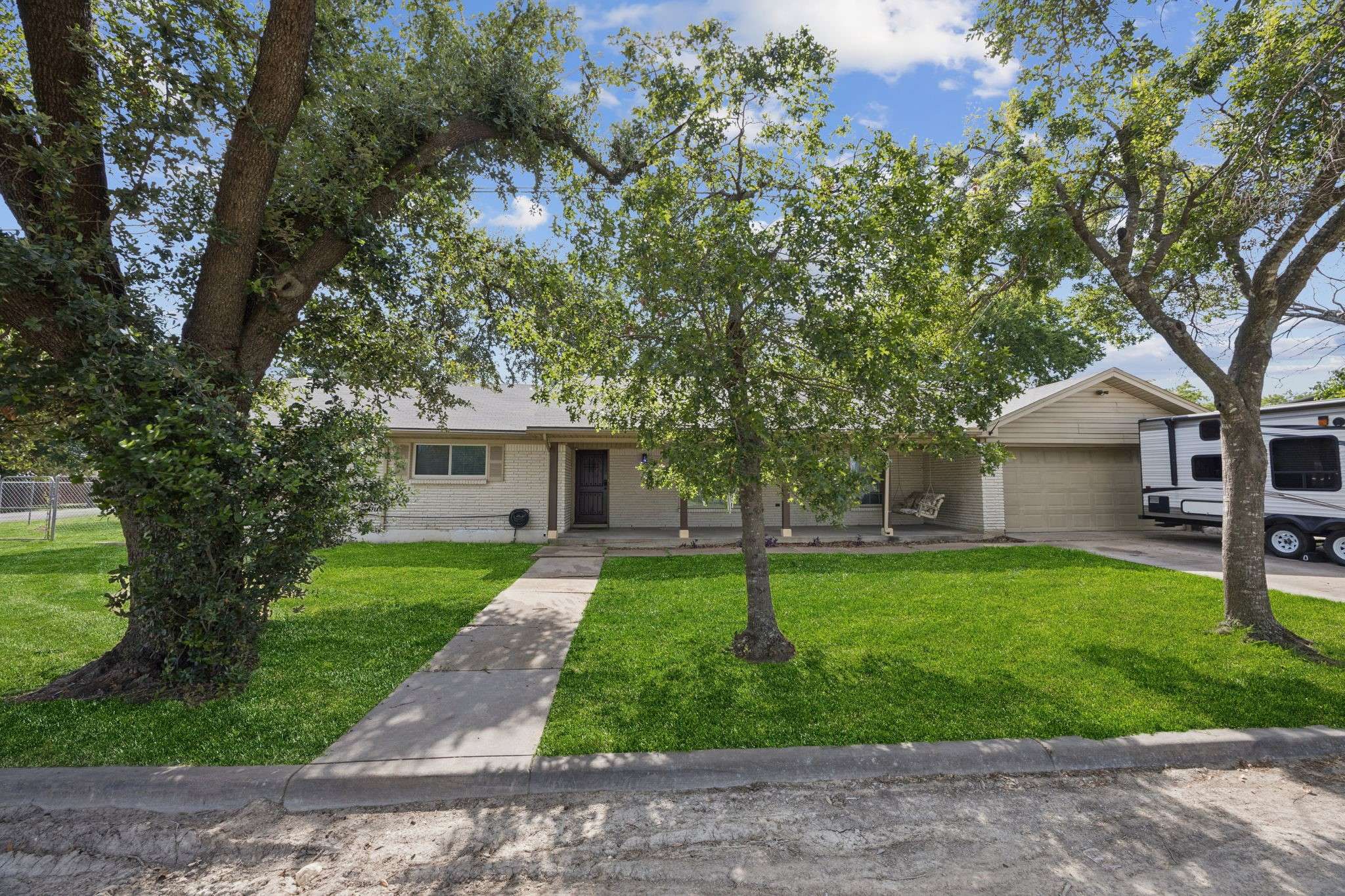 Alvarado, TX 76009,403 N Baugh ST