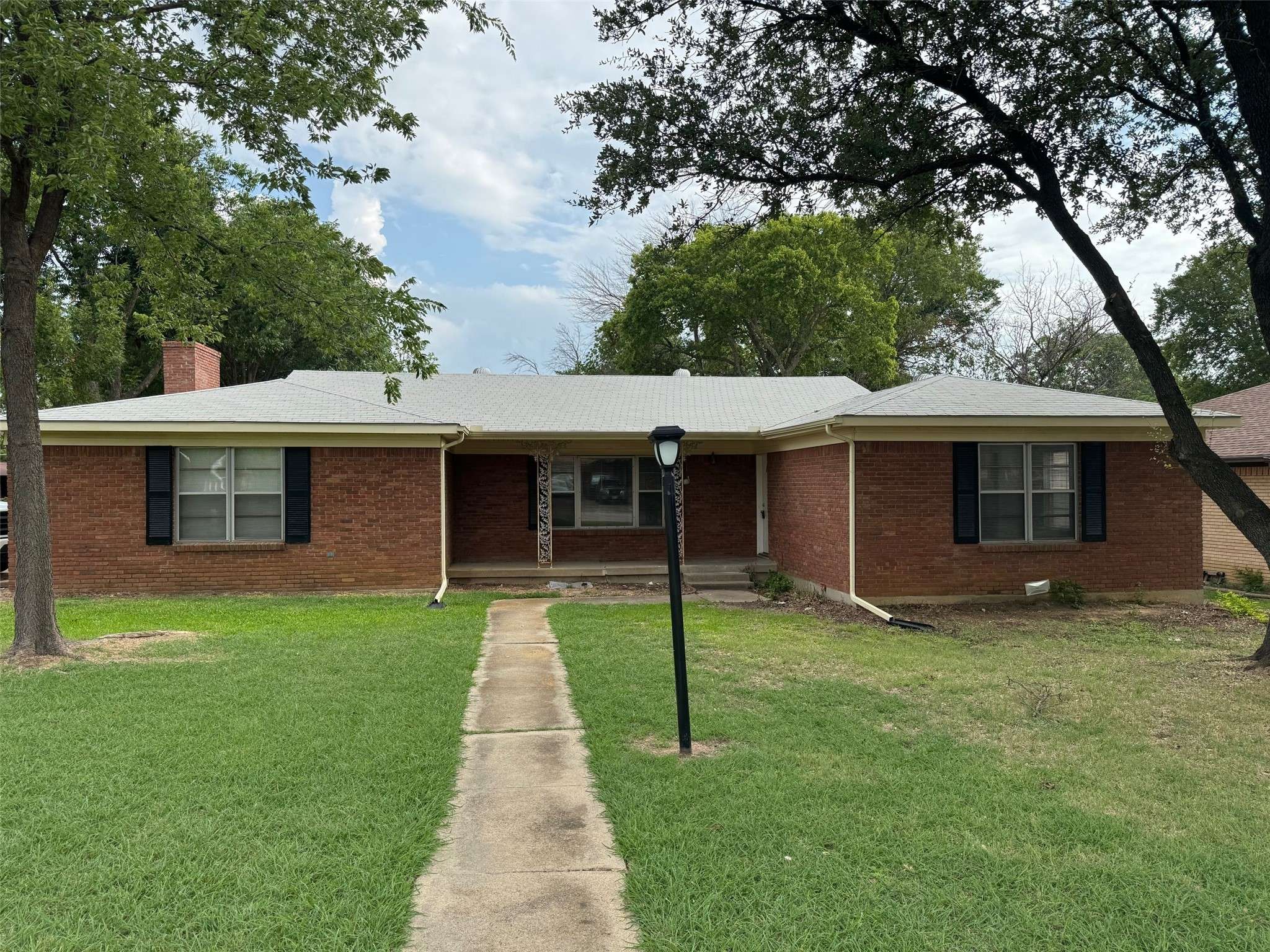 1820 Linden DR, Denton, TX 76201