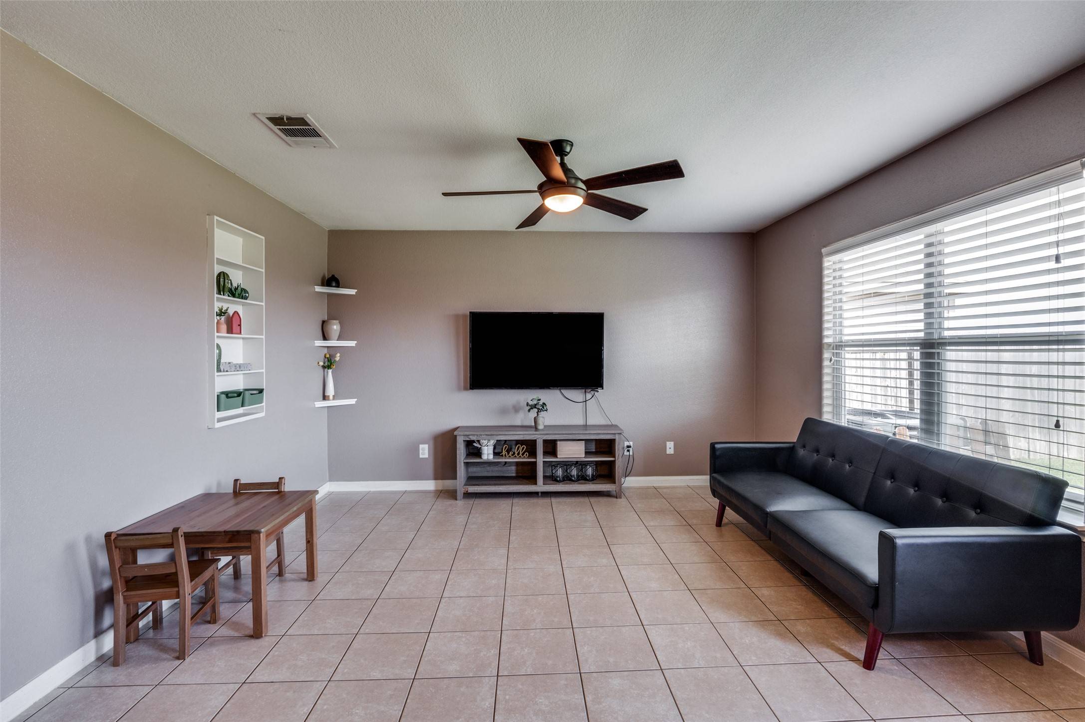Fort Worth, TX 76140,704 Lazy Crest DR