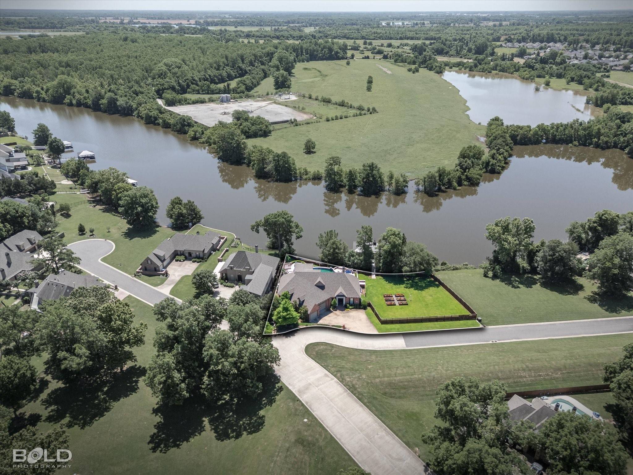 9003 Beau Soleil DR, Shreveport, LA 71115