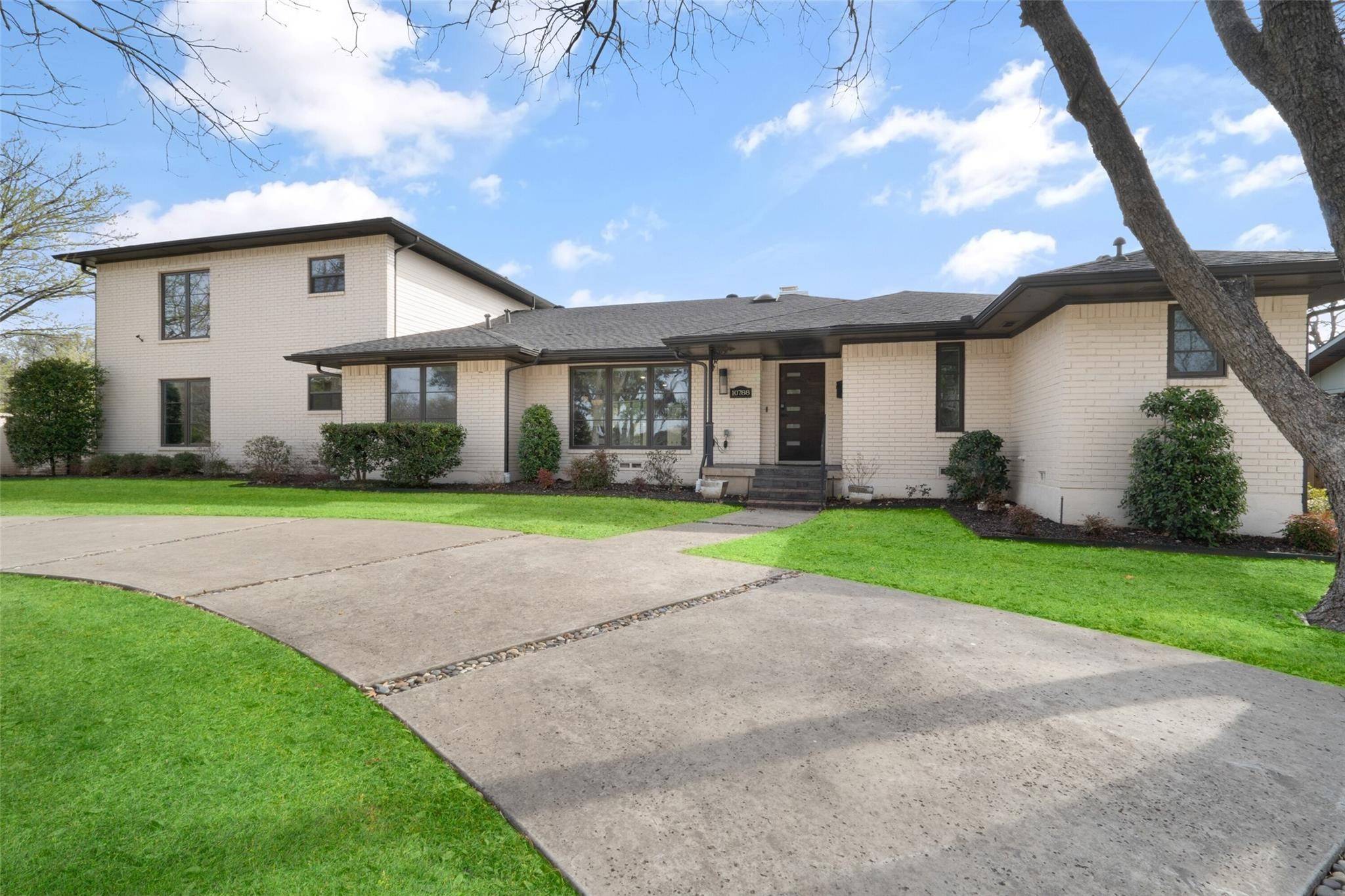 Dallas, TX 75229,10788 Bushire DR