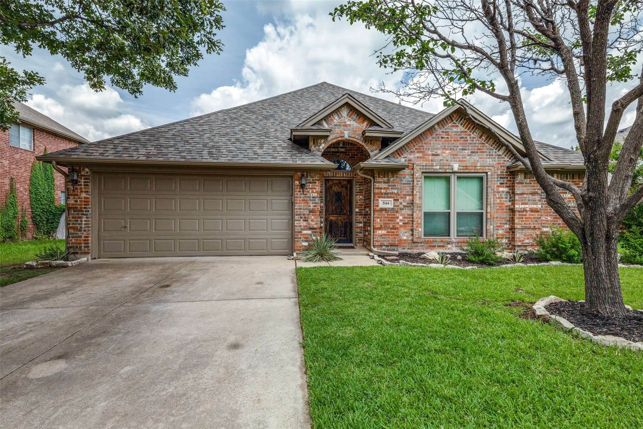 544 Willowview DR, Saginaw, TX 76179
