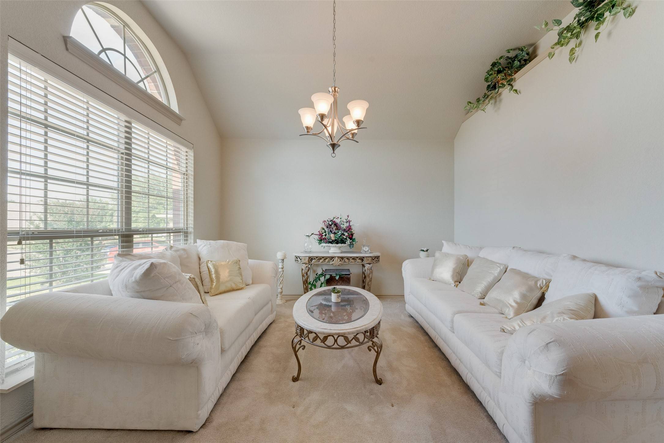1322 Turnbridge DR, Glenn Heights, TX 75154