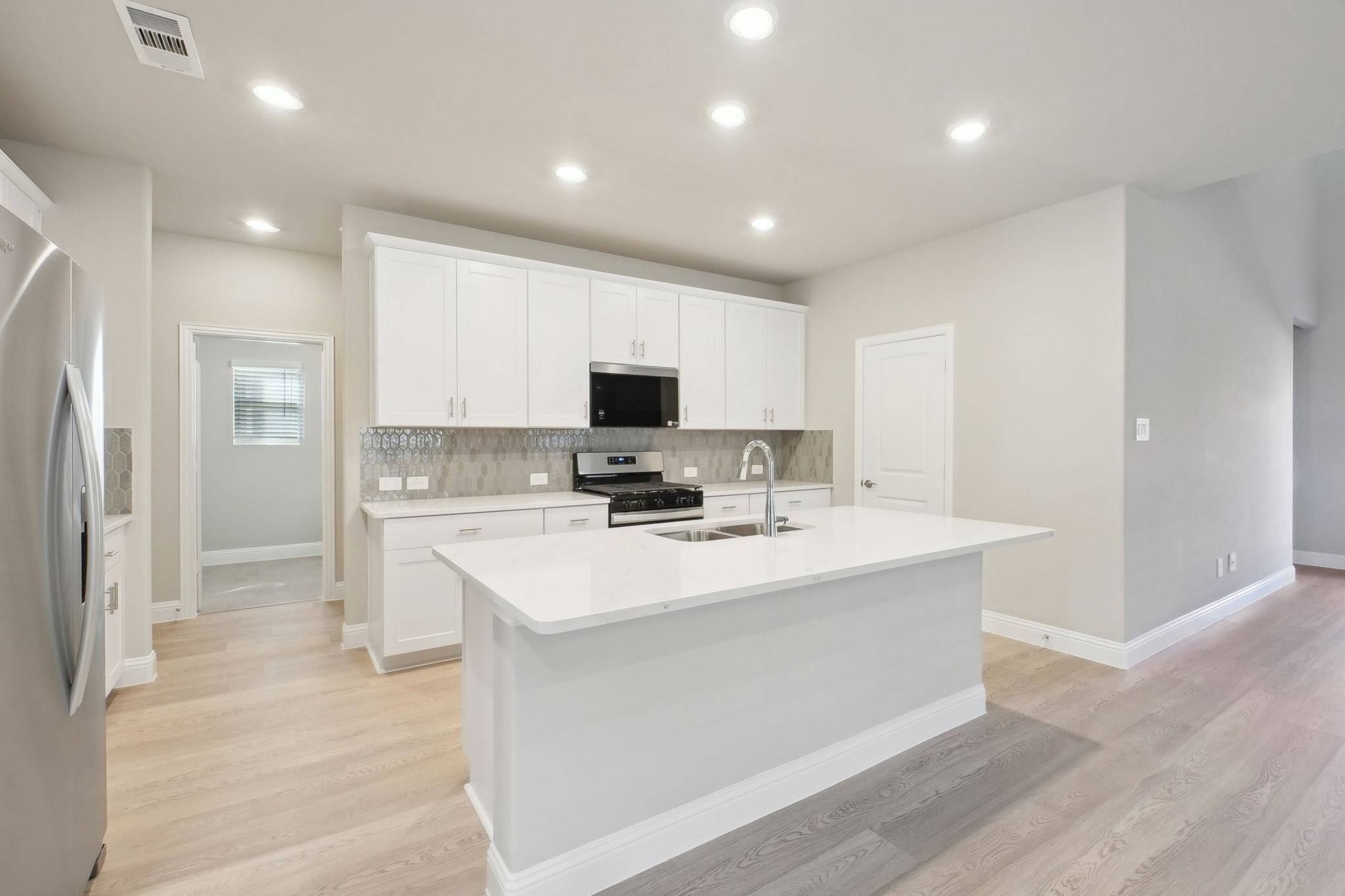 342 Iris RD, Lavon, TX 75166